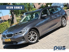 BMW 3-serie Touring - 318i Business Edition Led / Cruise / Navi / Carplay / PDC / Leer / Clima / NL auto