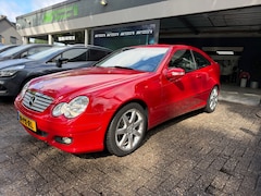 Mercedes-Benz C-klasse Sportcoupé - 220 CDI | NIEUWE APK | MOOIE AUTO | ZUINIGE DIESEL | AIRCO | CRUISE |