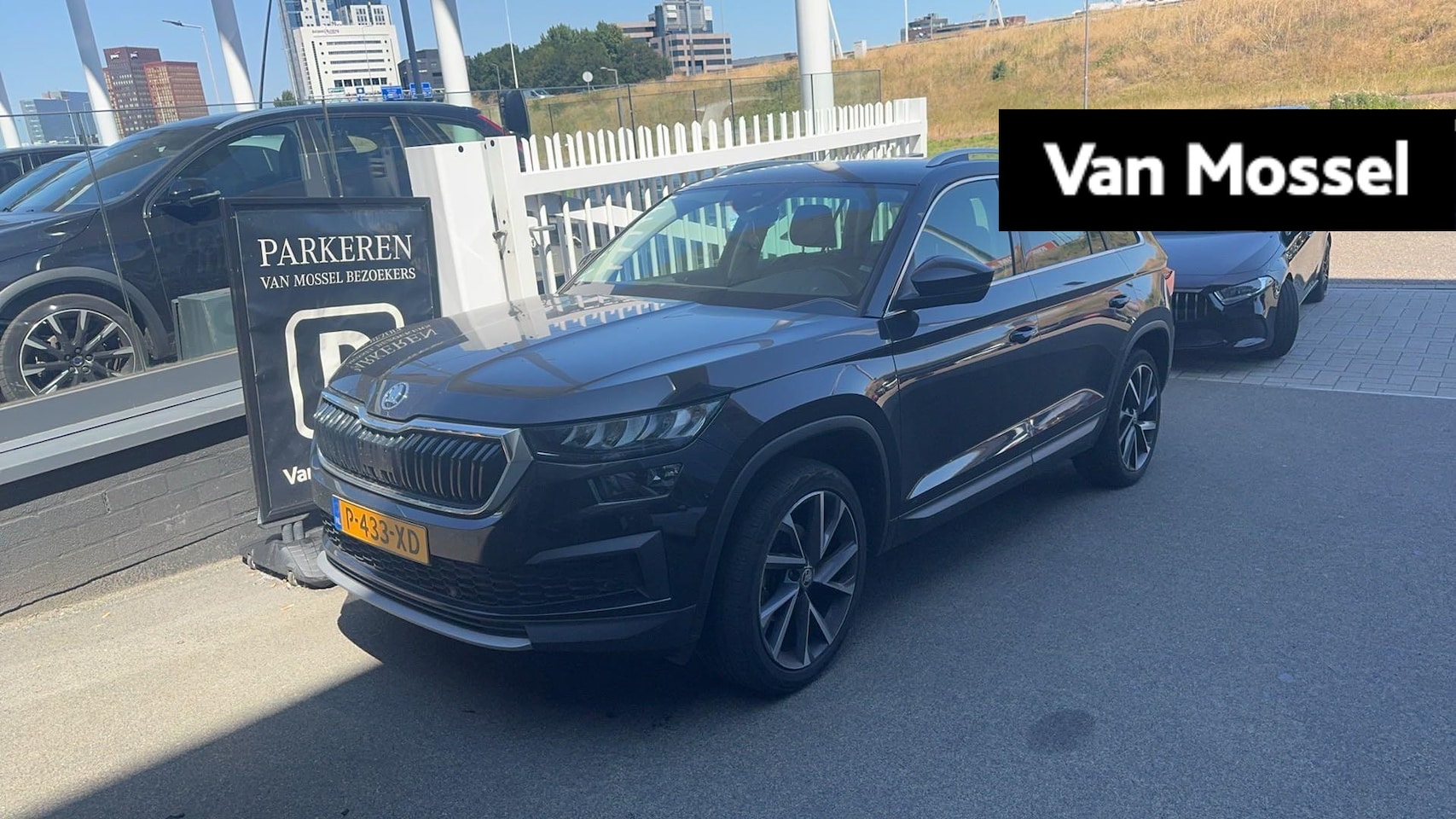 Skoda Kodiaq - 1.5 TSI Business Edition 150 PK | Automaat | Trekhaak | LED Koplampen | Adaptive Cruise Co - AutoWereld.nl
