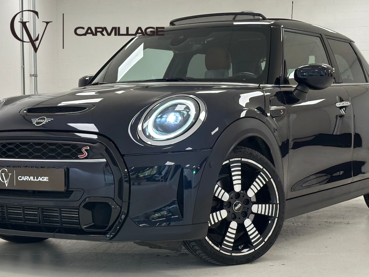 MINI 5-Deurs - 2.0 Cooper S MINI Yours | Cognac Leder | Harman/Kardon | Panoramadak | - AutoWereld.nl