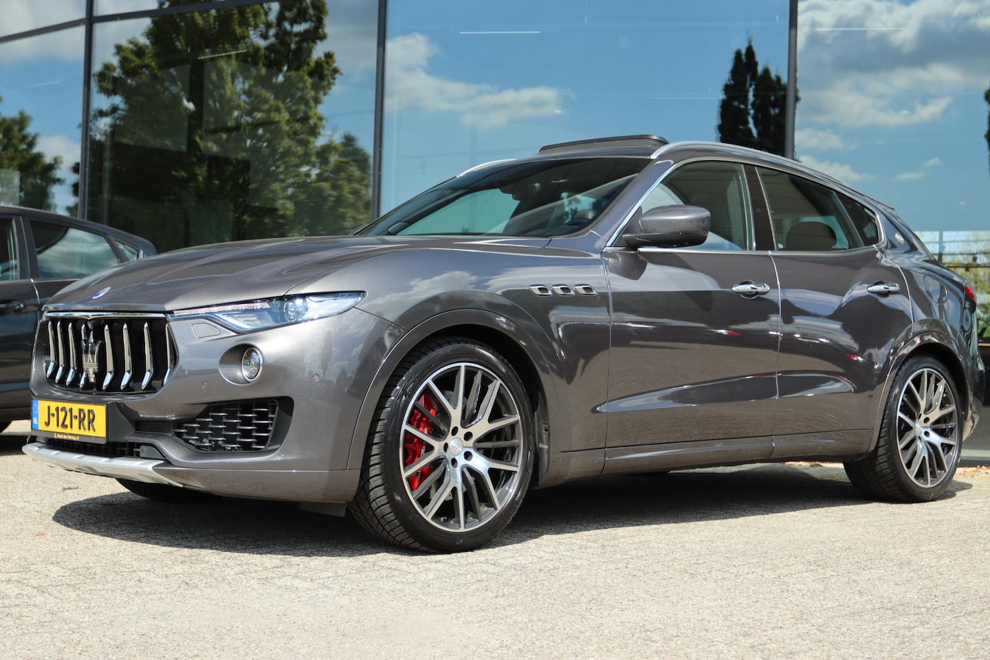 Maserati Levante - 3.0 V6 S AWD GRANLUSSO | PANO | CARPLAY | LEDER | BOWERS&WILKINS | LUCHTVERING | MEMORY - AutoWereld.nl