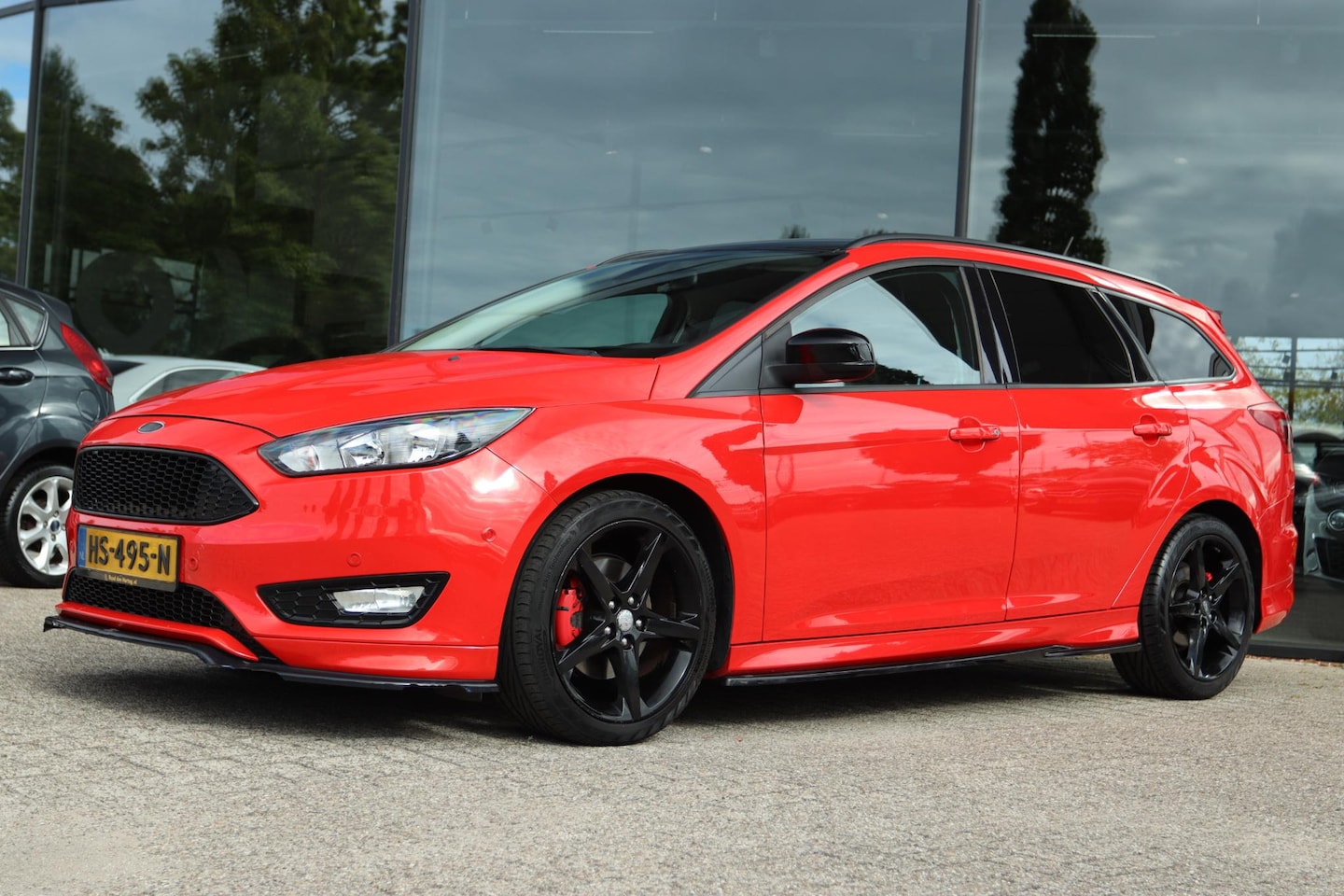 Ford Focus Wagon - 1.5 RED EDITION | NAVI | CRUISE | LMV | PDC | BLUETOOTH - AutoWereld.nl