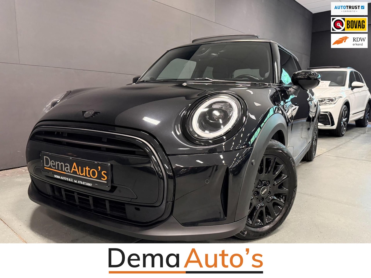 MINI Cooper - 1.5 Cooper BLACK-EDITION PANO/H-UP/NAVI/CAM/DAB/CARPLAY/H-KARDON/// - AutoWereld.nl