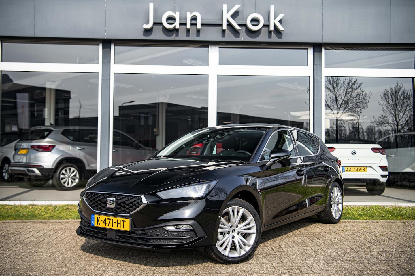 SEAT Leon - 1.0 TSi 110 pk Style Launch Edition | Elek. Trekhaak | Camera | Stoel-/Stuurwielverwarming - AutoWereld.nl