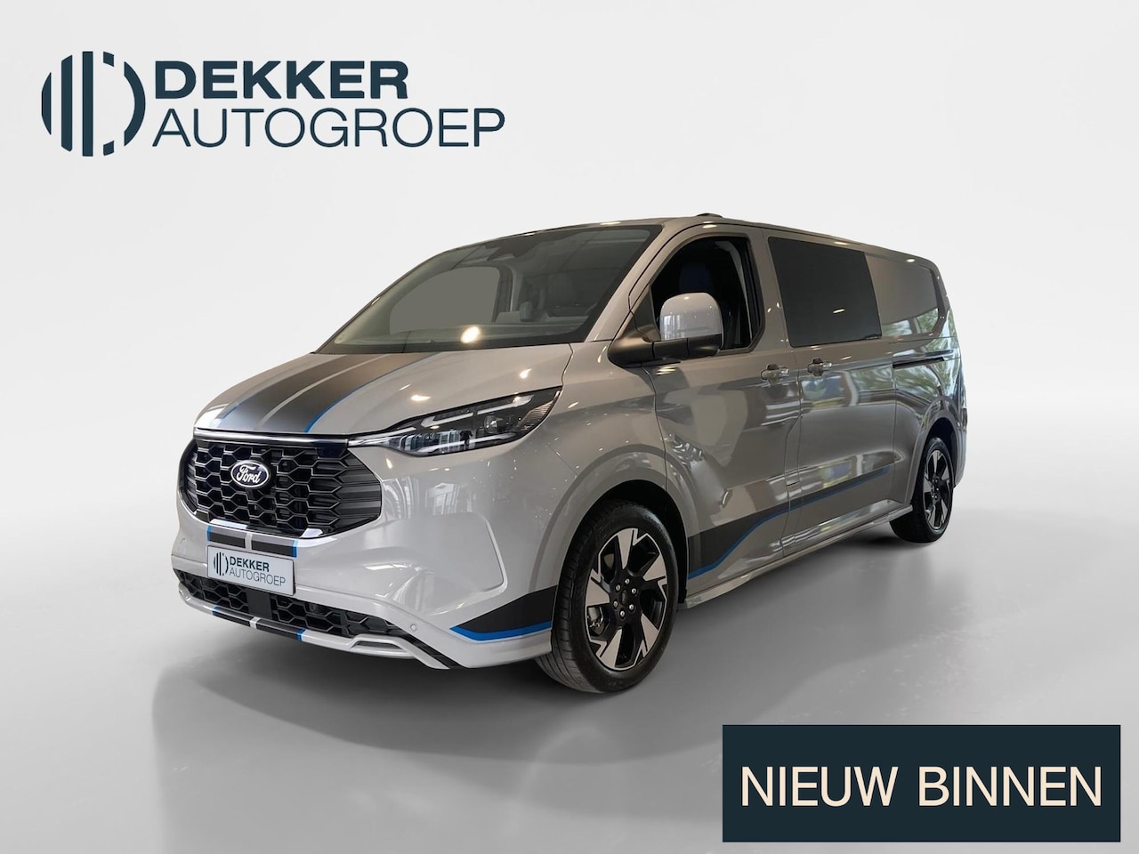 Ford Transit Custom - 320 2.5 PHEV L2H1 Sport DC UIT VOORRAAD - AutoWereld.nl