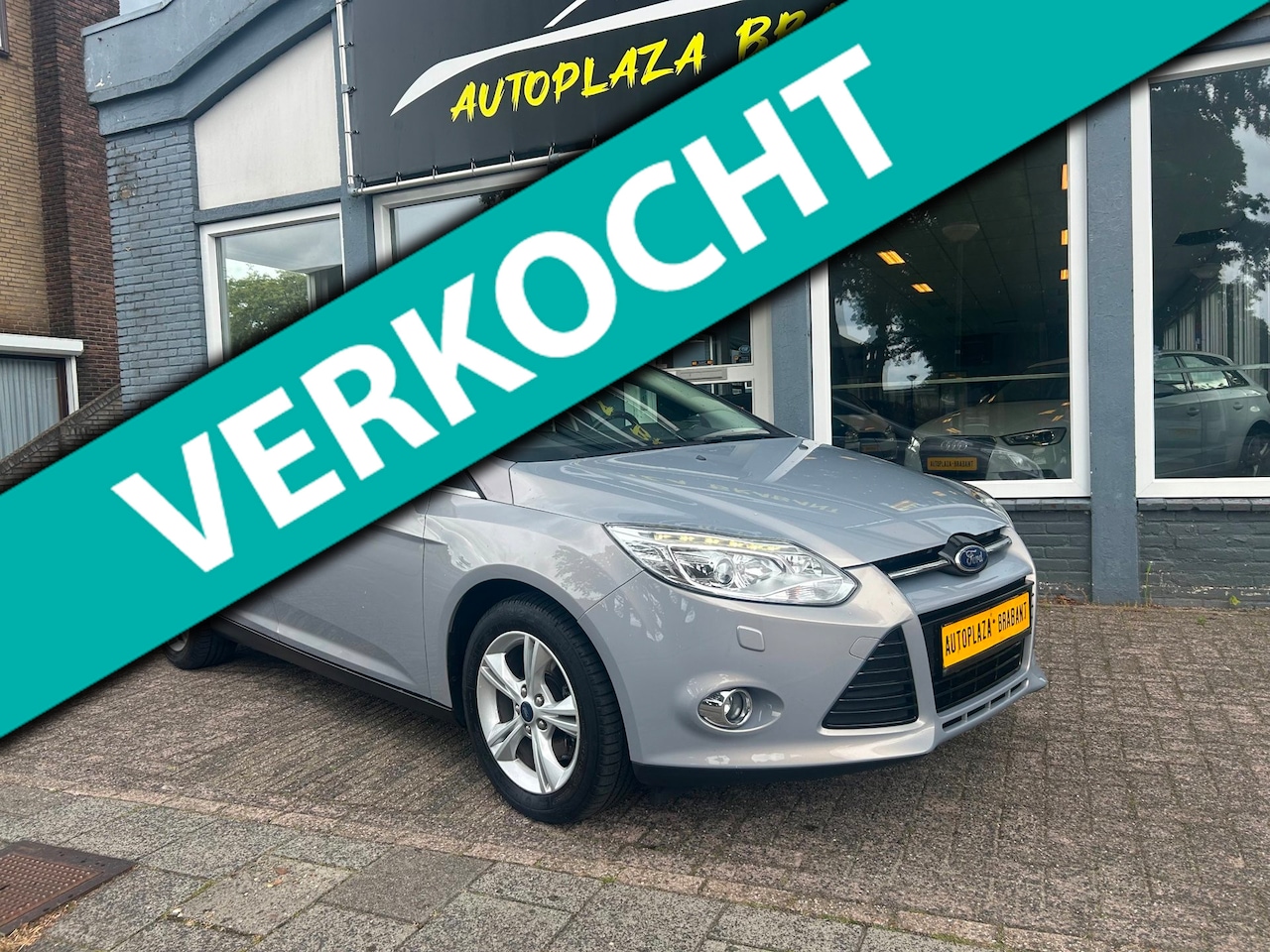 Ford Focus Wagon - 1.6 EcoBoost Titanium/ CLIMA/ CRUISE/ STOELVERW/ XENON/ BLUETOOTH/ PDC - AutoWereld.nl
