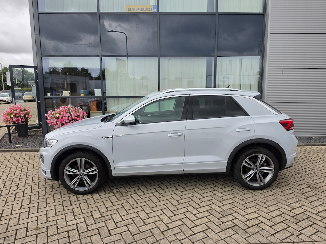 Volkswagen T-Roc - 1.5 TSI Sport Business R 1.5 TSI Sport Business R - AutoWereld.nl