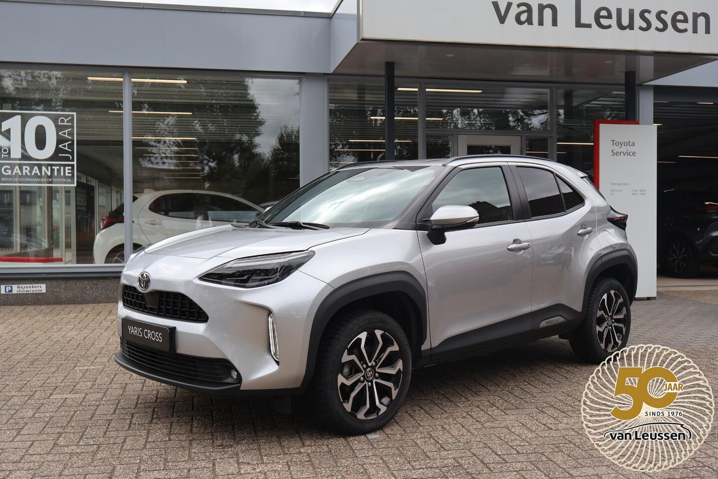 Toyota Yaris Cross - 1.5 HYBRID 115 DYNAMIC STOEL-STUUR & RUITENWISSER VERW. KEYLESS AD-CRUISE APPLE/ANDROID - AutoWereld.nl
