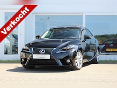 Lexus IS - 300h Hybrid Executive Line I Open dak I Leder I Premium Navi