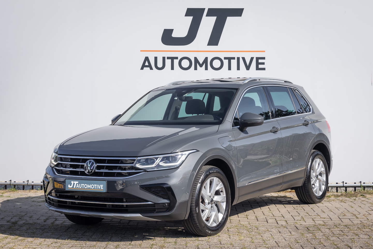 Volkswagen Tiguan - 1.4 TSI Hyb Elegance panoramadak | adaptive cruise | Camera | Elektrische achterklep | Car - AutoWereld.nl