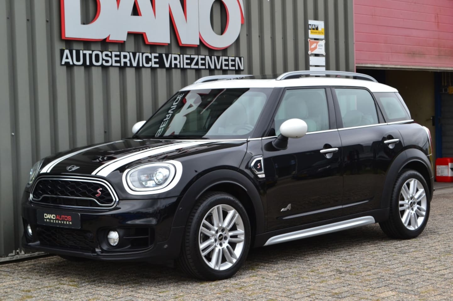 MINI Countryman - 2.0 Cooper S All4 Pano/LED/Leer/Trekhaak - AutoWereld.nl