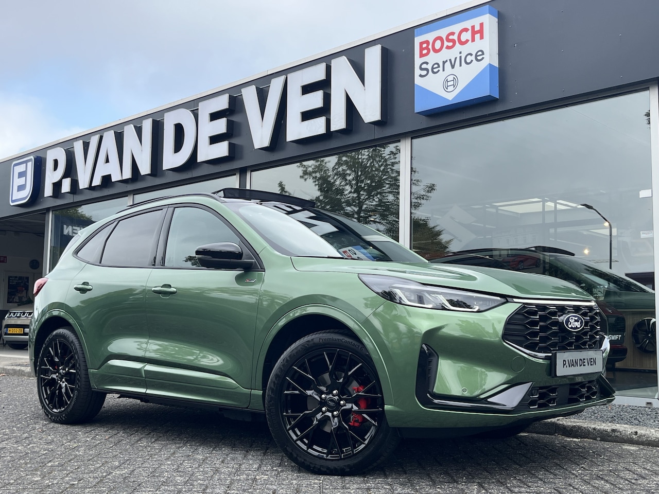 Ford Kuga - 2.5 PHEV ST-Line X Black Package 243pk e-CVT Automaat | NIEUWSTE MODELUPDATE MET BLUECRUIS - AutoWereld.nl
