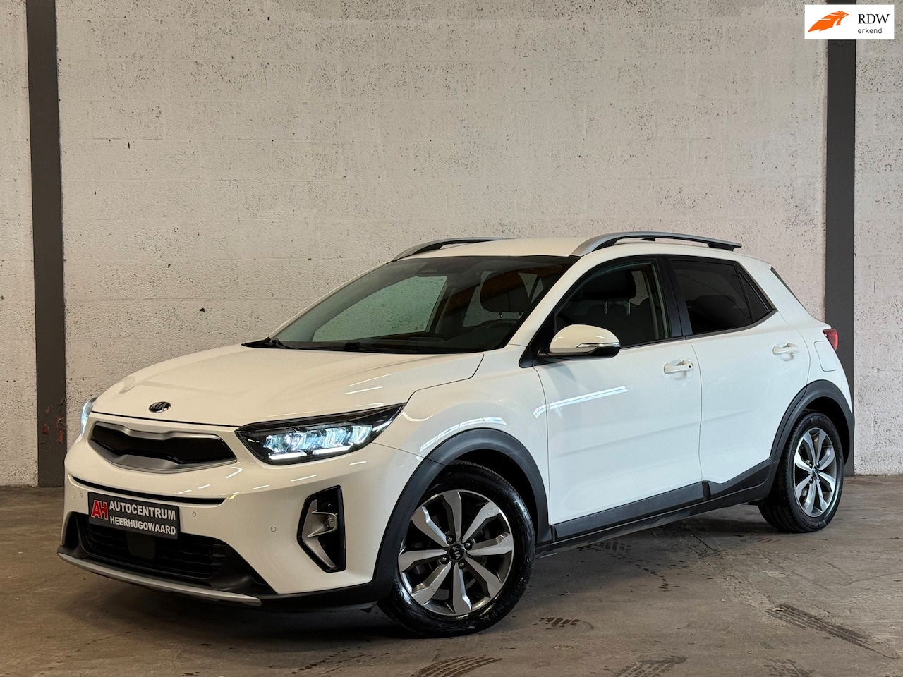 Kia Stonic - 1.0 T-GDi MHEV DynamicPlusLine LED|Blindspot|Navi|Cruise|Dealer Onderhouden !! - AutoWereld.nl