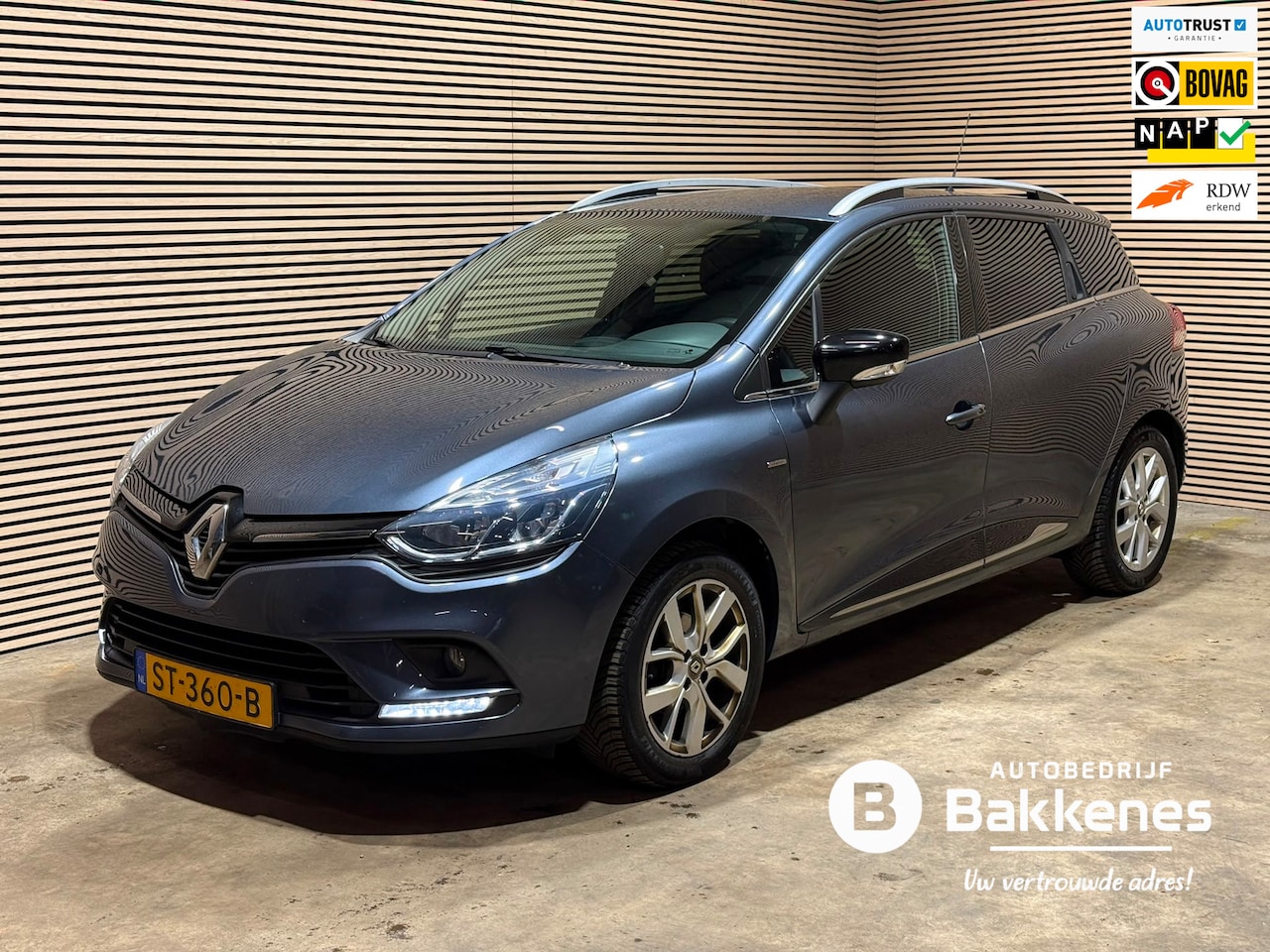 Renault Clio Estate - 0.9 TCe Limited | Airco | Cruise | Trekhaak | Navi - AutoWereld.nl