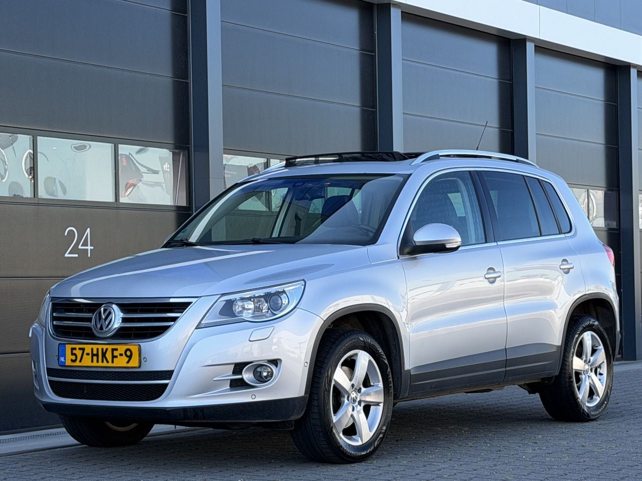 Volkswagen Tiguan - 2.0 TDI 4Motion Panorama Camera AUTOMAAT - AutoWereld.nl