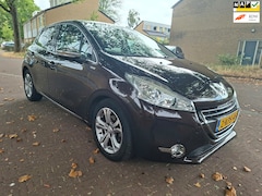 Peugeot 208 - AUTOMAAT / Panoramadak / parkeersensoren / leuke auto
