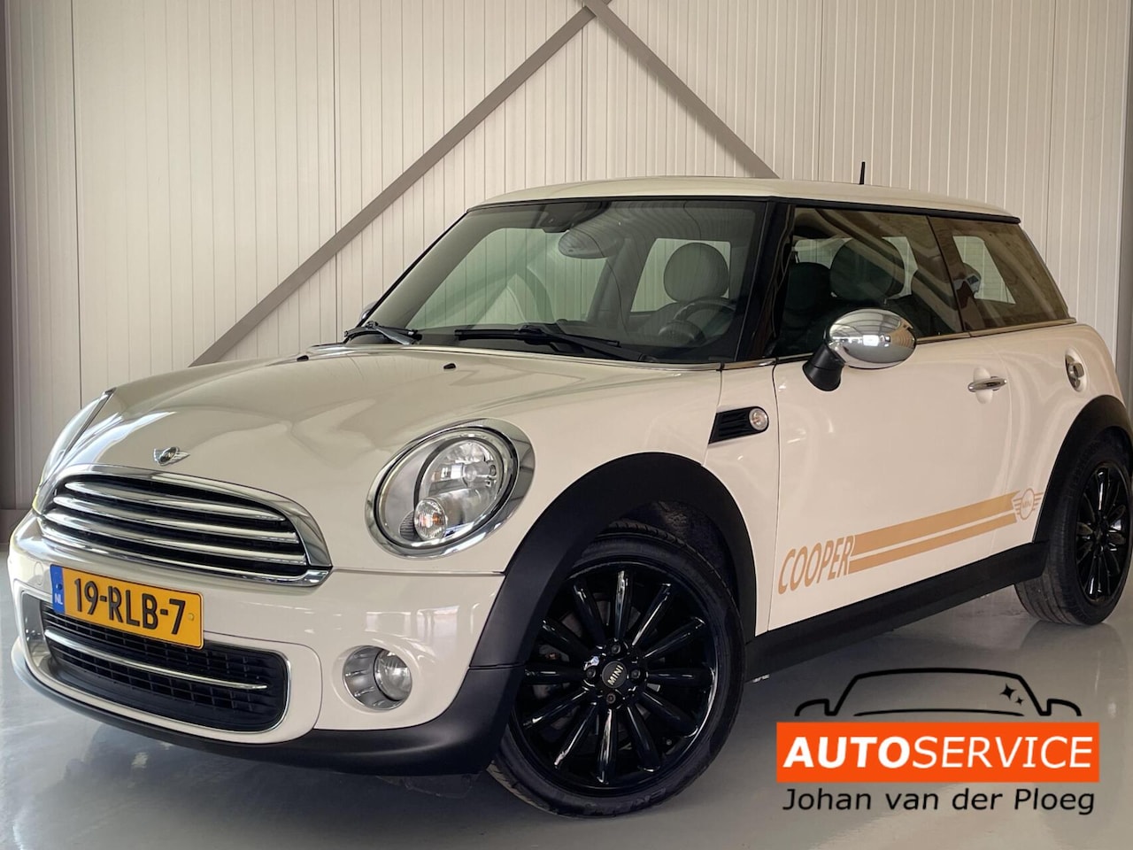 MINI 3-Deurs - 1.6 Cooper 10 Years II - AutoWereld.nl