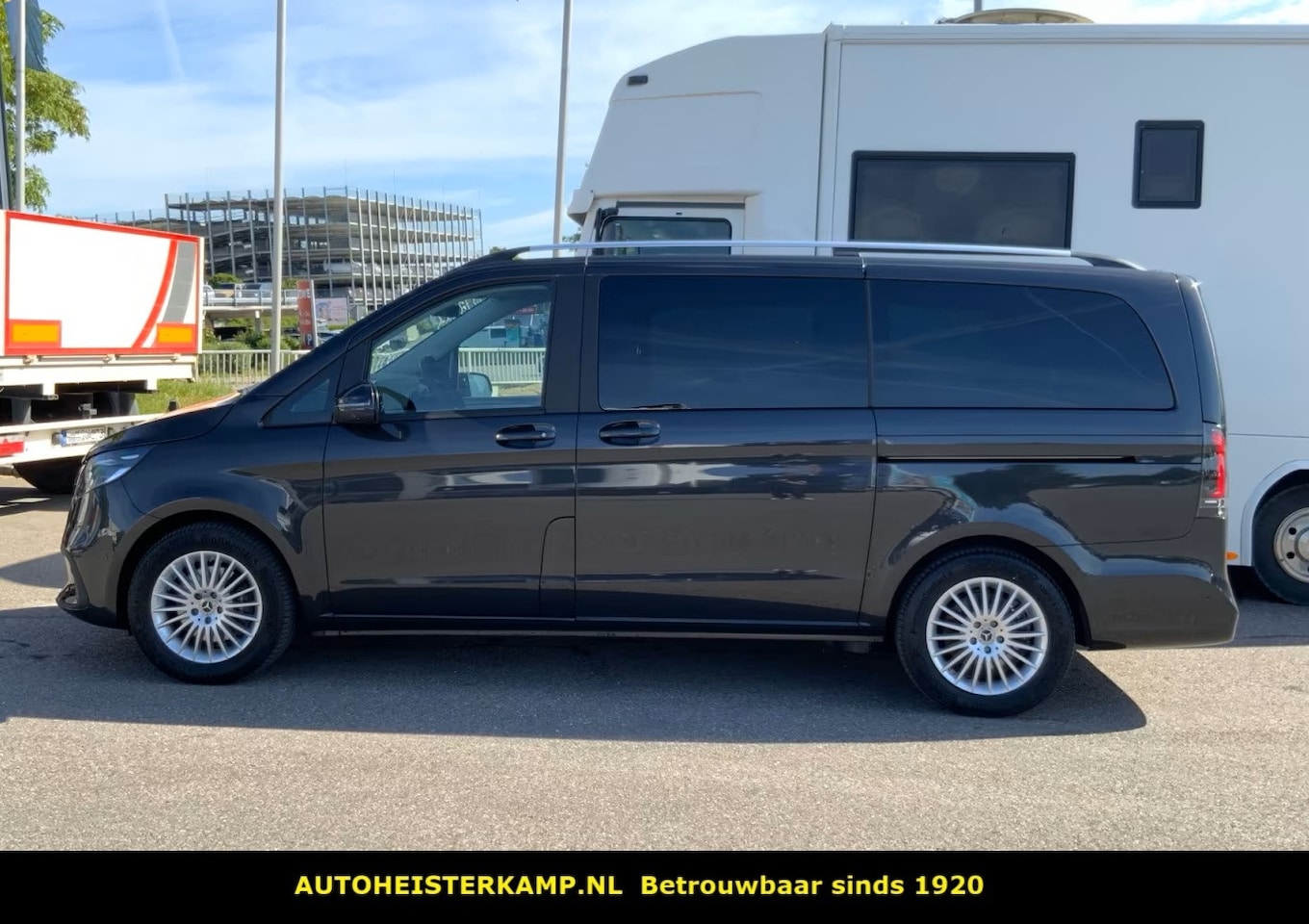 Mercedes-Benz V-klasse - 300 L2 Benzine Grijs Kenteken EL. Schuifdeuren Distronic 360 Camera EL. Achterklep Stoelve - AutoWereld.nl