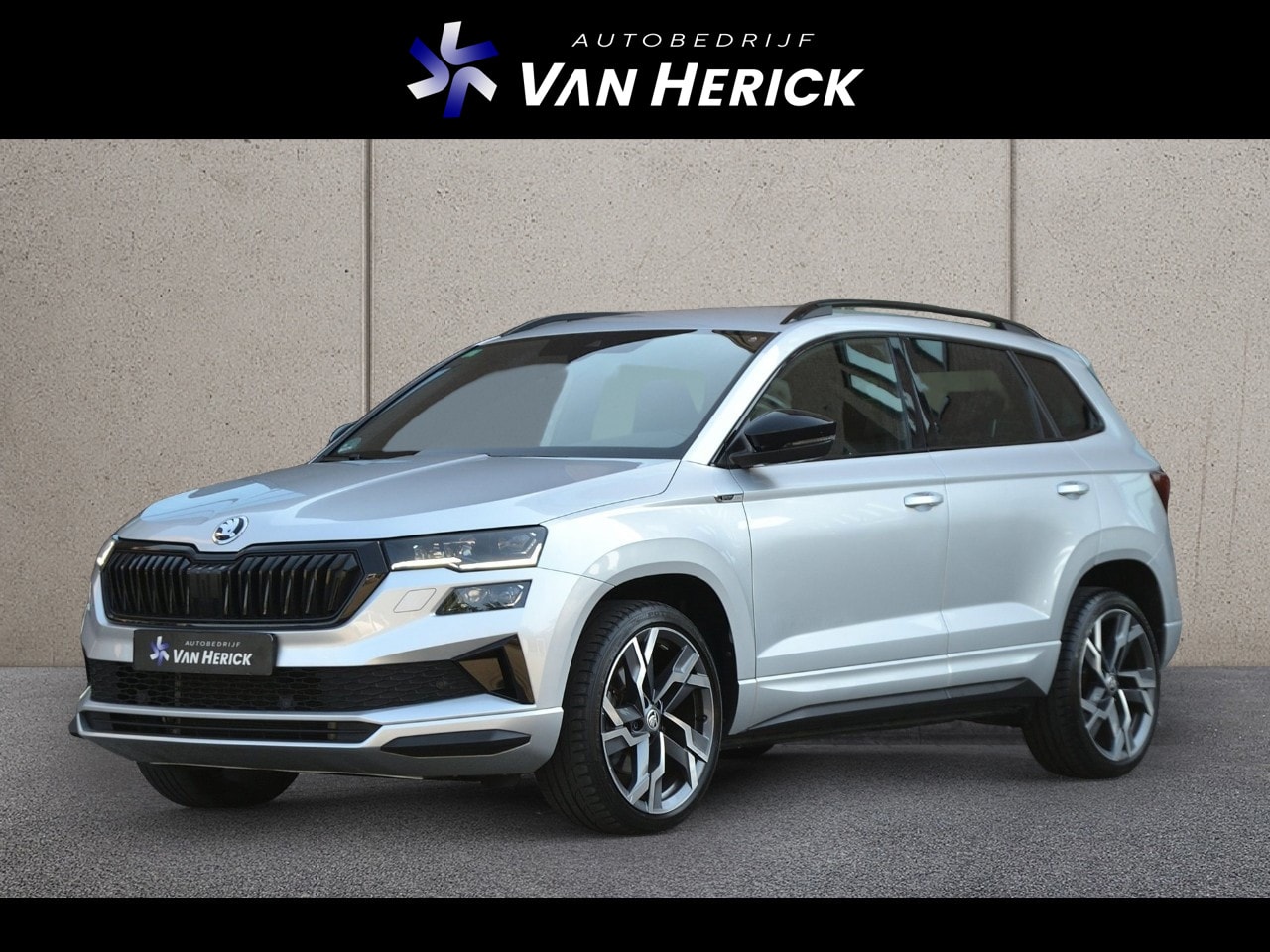 Skoda Karoq - 1.5 TSI ACT 150PK Sportline Business Automaat | Achteruitrijcamera | Winterpakket | Virtua - AutoWereld.nl