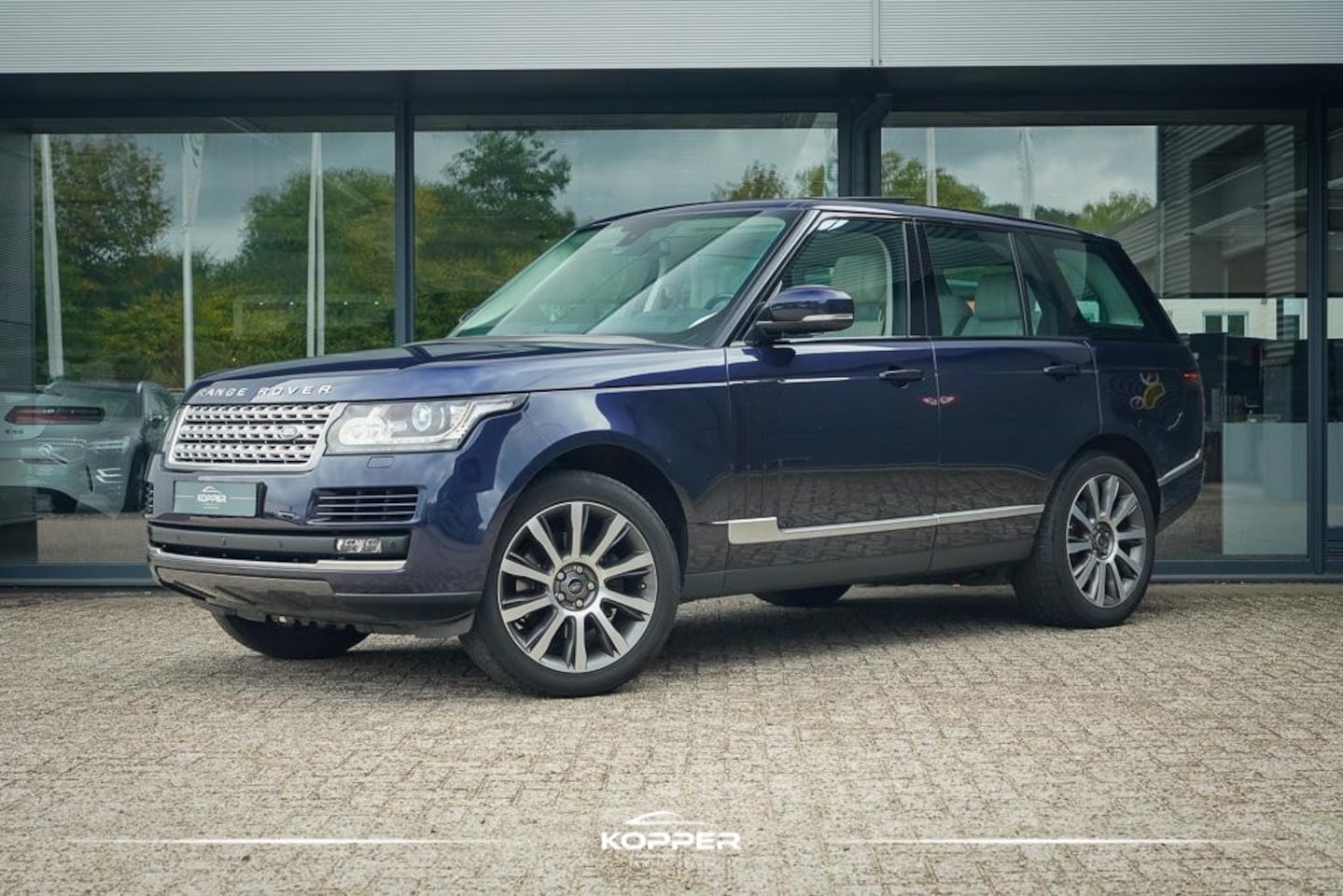Land Rover Range Rover - 3.0 TDV6 Vogue / Pano / Trekhaak / NL Auto / Vol. Onderhouden - AutoWereld.nl