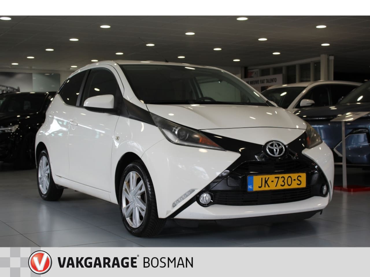 Toyota Aygo - 1.0 VVT-i x-sport/CAMERA/AIRCO/BLUETOOTH - AutoWereld.nl