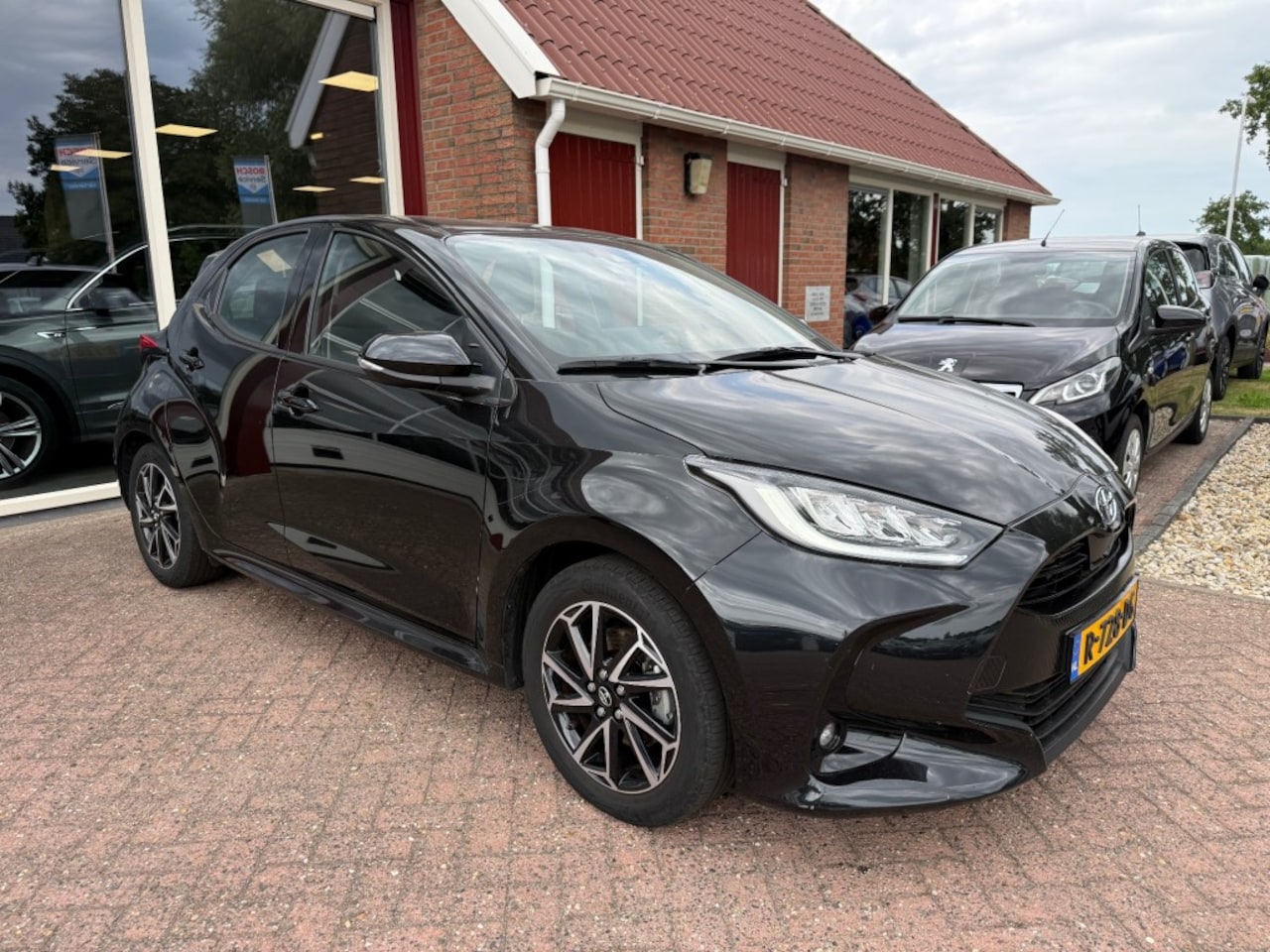 Toyota Yaris - 1.5 HYBRIDE DYNAMIC Orig. NL/Camera/Climate Control - AutoWereld.nl