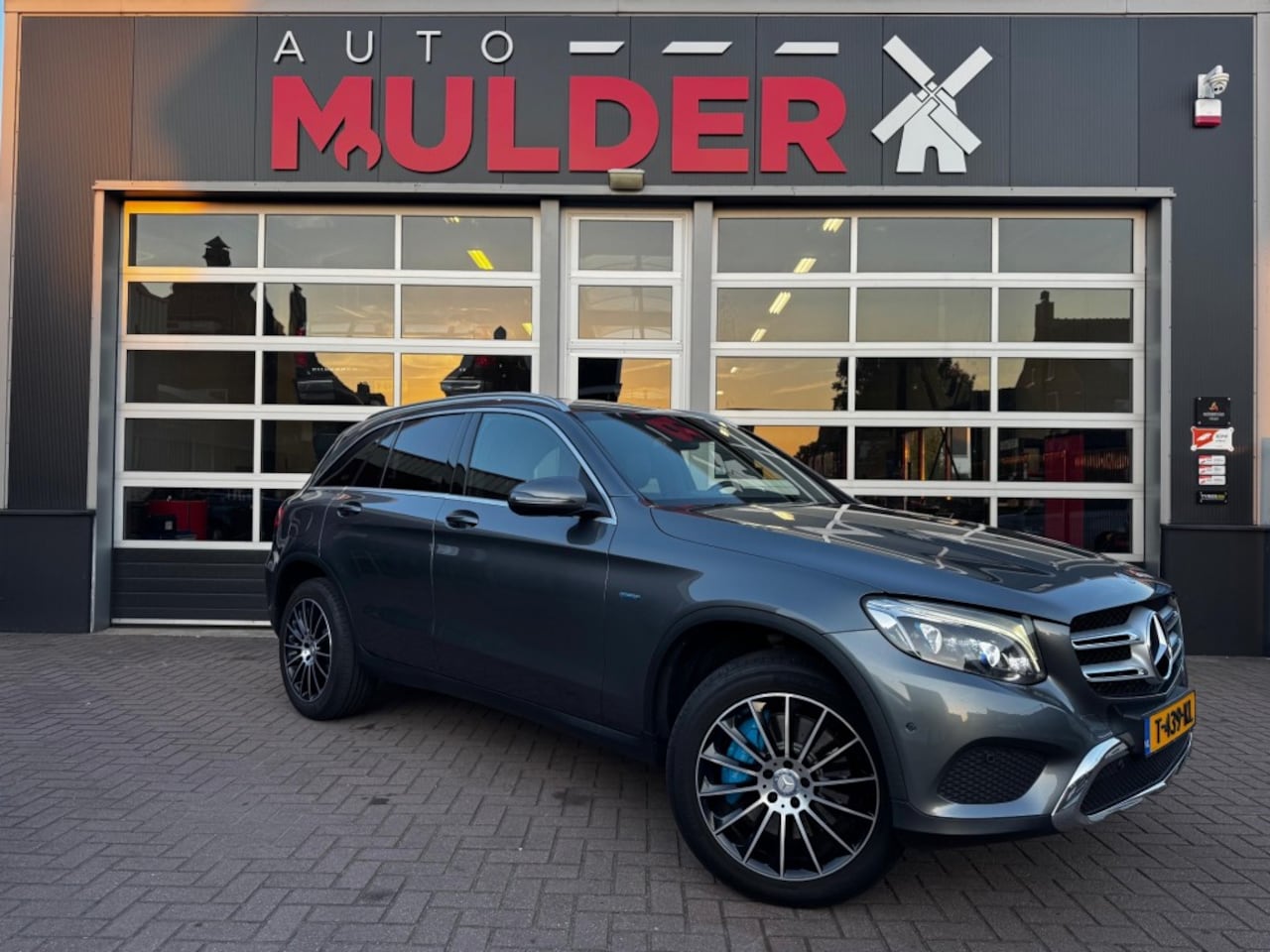 Mercedes-Benz GLC-klasse - 350E 4MATIC PRESTIGE / TREKHAAK / NAVI / CAMERA / DEALER ONDERHOUDEN! - AutoWereld.nl