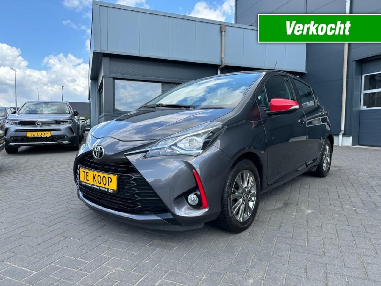 Toyota Yaris - 1.5 VVT-i DesignRed Navi. Camera 111 PK - AutoWereld.nl