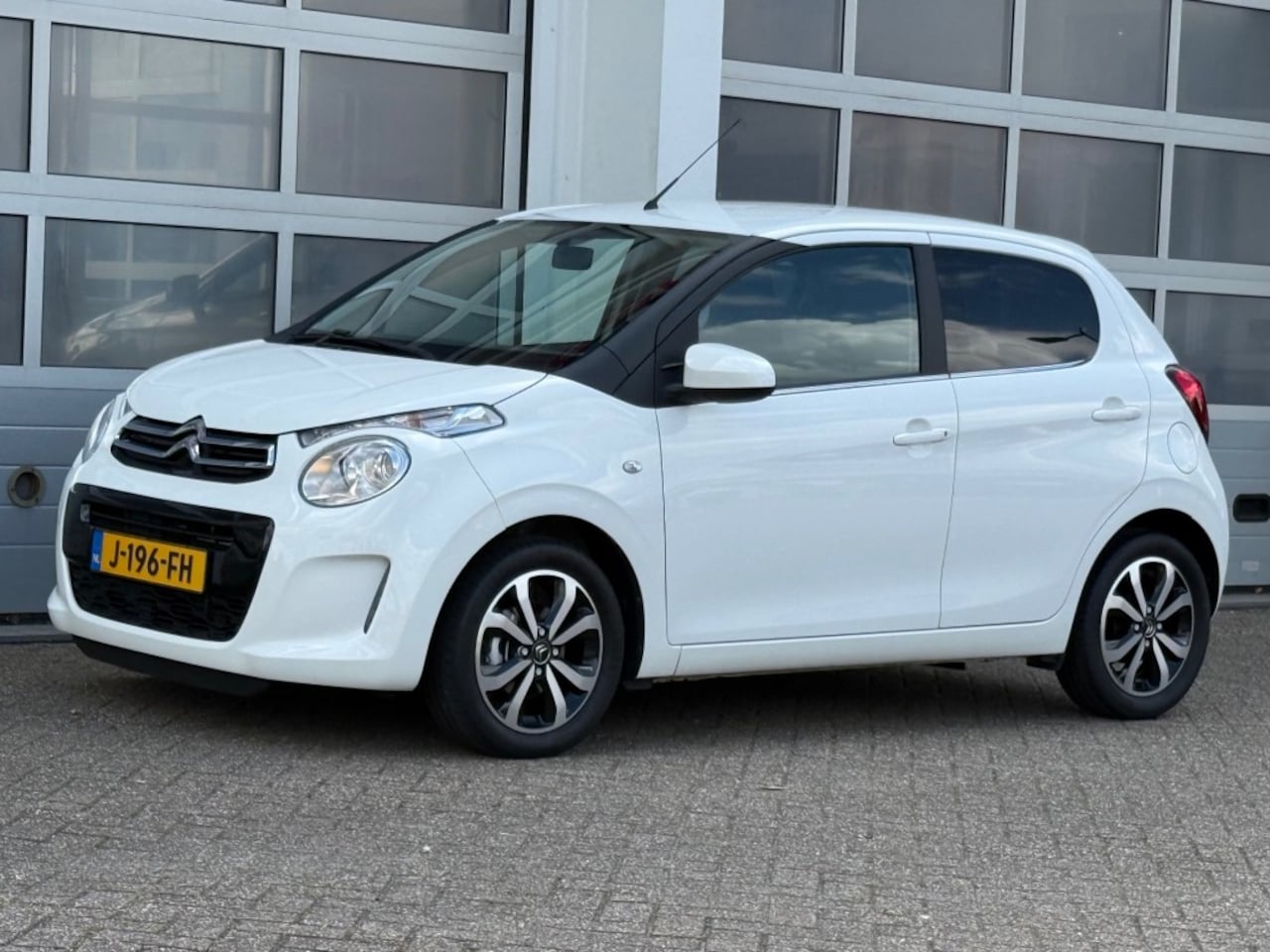 Citroën C1 - 1.2 Puretech 82PK Shine Airco DAB+ Camera Keurige auto! - AutoWereld.nl