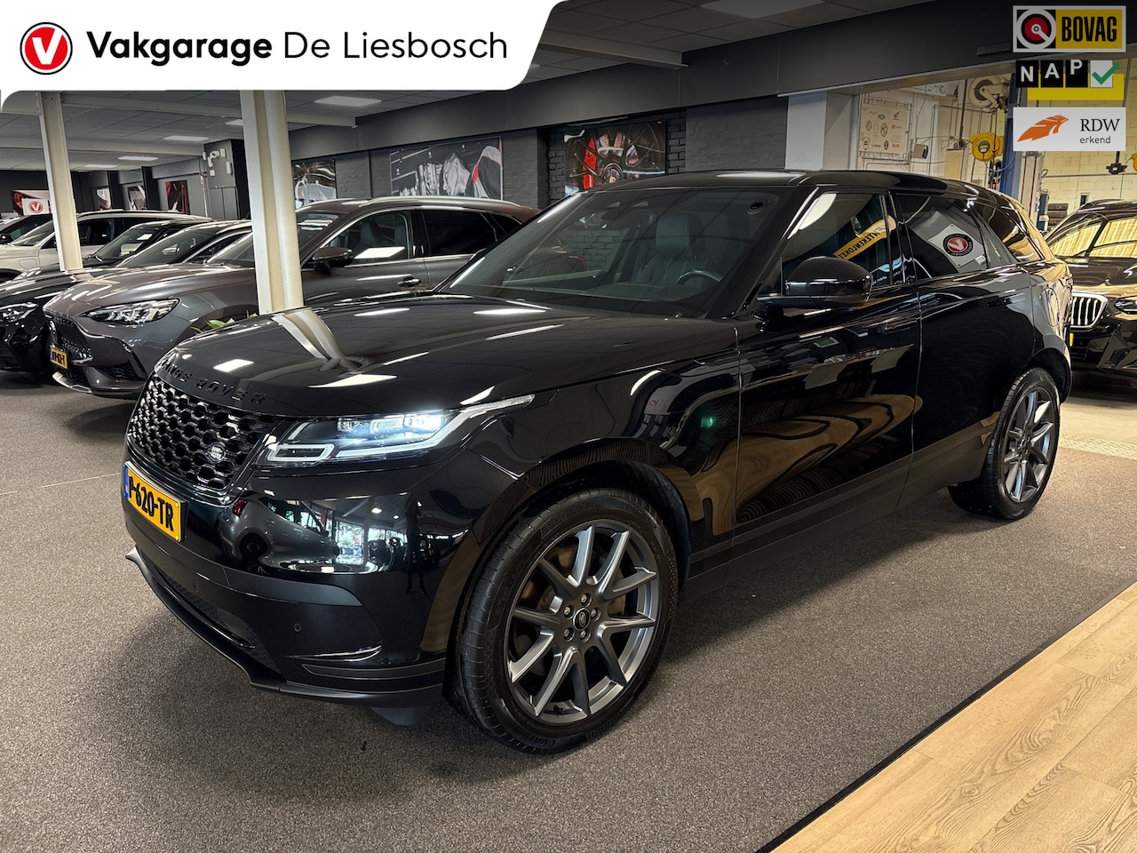Land Rover Range Rover Velar - 2.0 P400e SE/leer/pano/navi/camera/meridian/stoel verw/black edition - AutoWereld.nl