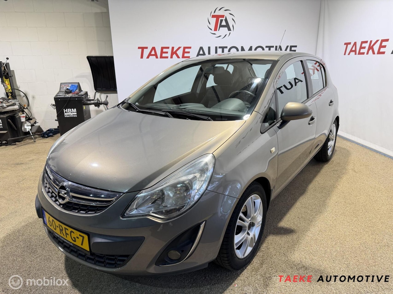 Opel Corsa - 1.2-16V Cosmo AIRCO/CRUISE/CAMERA/NAP/APK - AutoWereld.nl