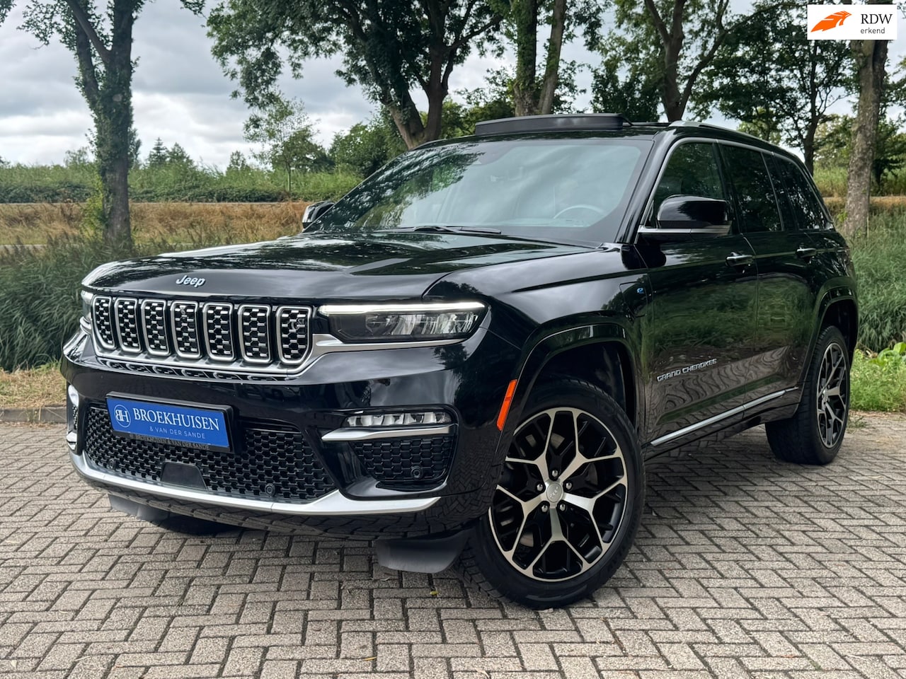 Jeep Grand Cherokee - 2.0 Summit Reserve Plug in Hybirde 4xe 380pk Luchtvering / Nightvision /Stoelventilatie - AutoWereld.nl