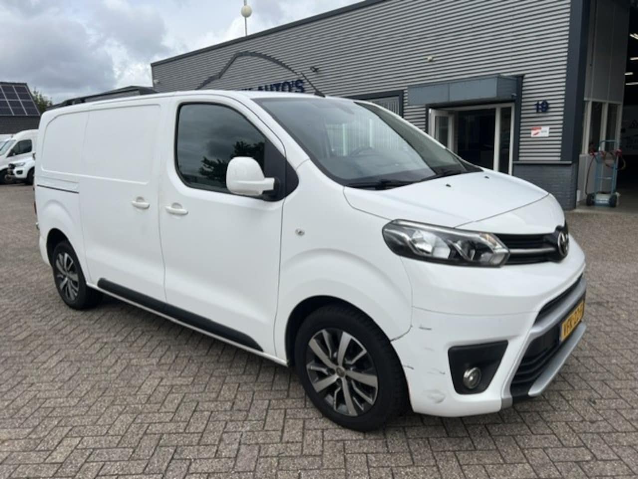 Toyota ProAce Worker - 2.0 D-4D 90KW AIRCO KLIMA NAVI EURO6 - AutoWereld.nl