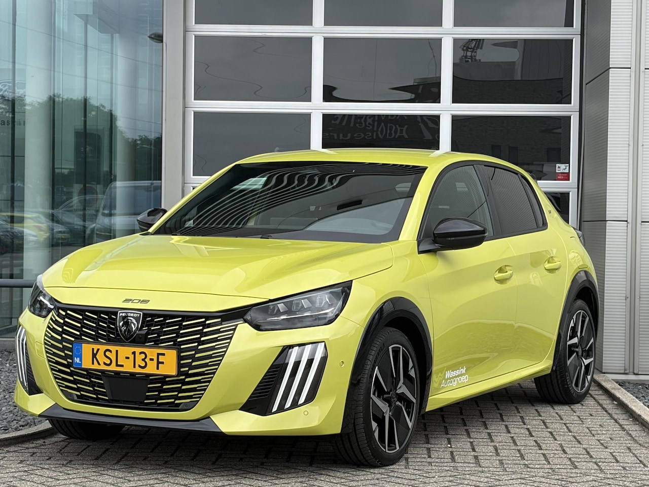 Peugeot 208 - 1.2 Hybrid 145 e-DCS6 GT | Navigation Pack | Vision Pack | Drive Assist Plus Pack | - AutoWereld.nl