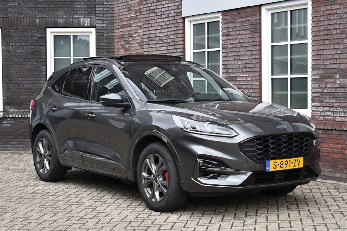 Ford Kuga - 2.5 PHEV ST-Line X Wij zijn op afspraak geopend! Graag bellen voor uw komst. - AutoWereld.nl