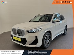 BMW iX1 - eDrive20 67 kWh M Sport Edition 204pk Camera PDC Stoelverwarming Navi Hifi 18 inch M Velge