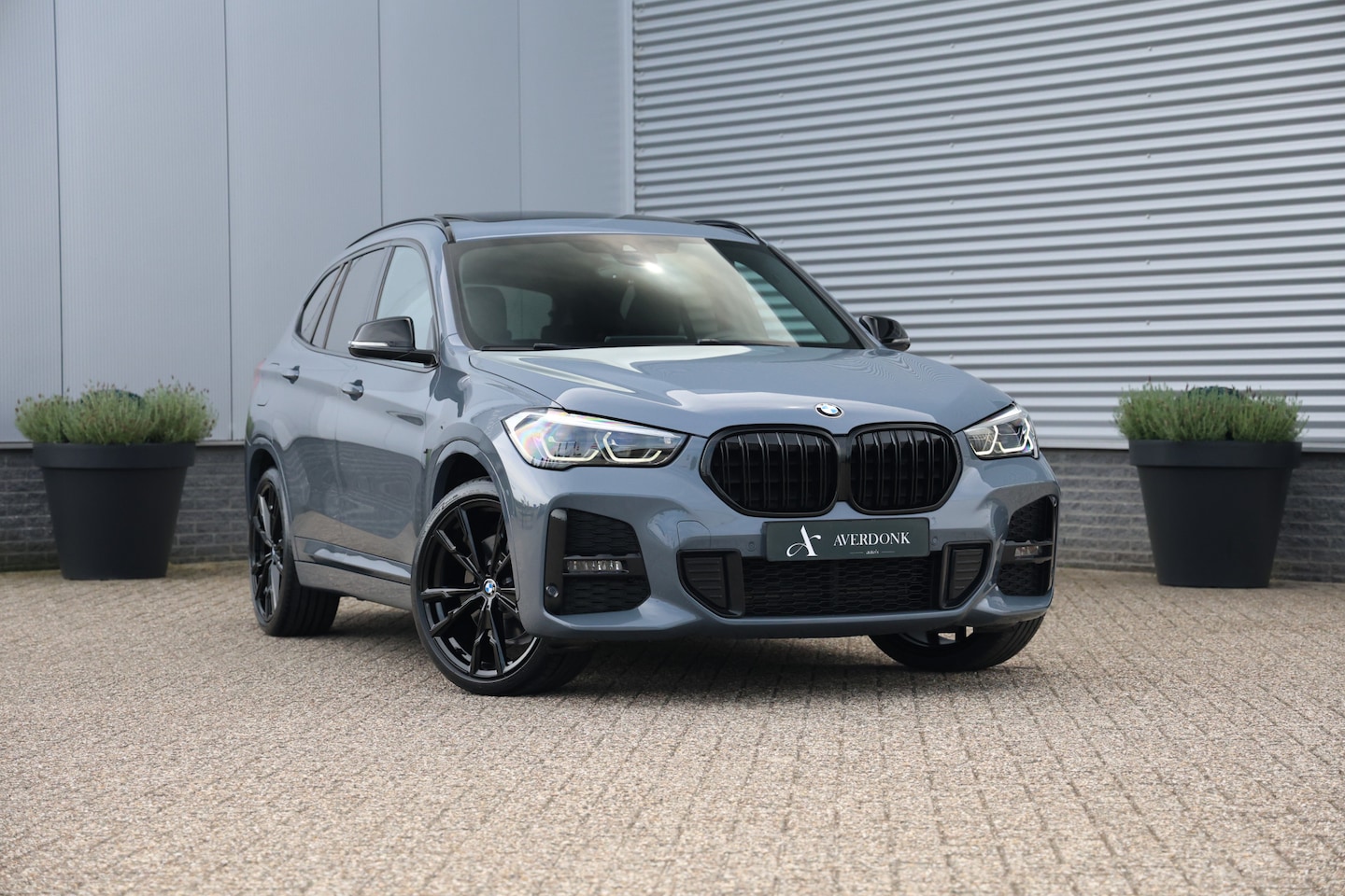 BMW X1 - xDrive25e 220pk M-Sport Pano|Memory|H&K|Leder|Stuurvw|HUD|Cam - AutoWereld.nl