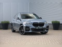 BMW X1 - xDrive25e 220pk M-Sport Pano|Memory|H&K|Leder|Stuurvw|HUD|Cam