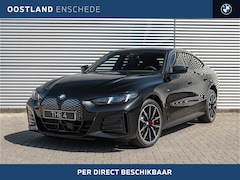 BMW i4 - eDrive35 M Sport / Achteruitrijcamera / Adaptieve LED / Stuurverwarming / Comfort Access /