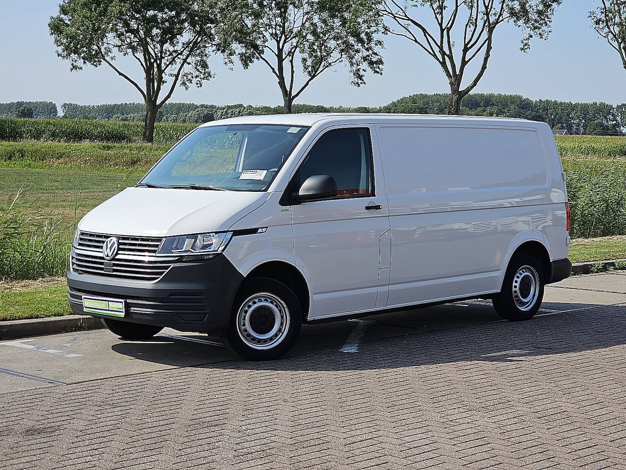 Volkswagen Transporter - 2.0 TDI L2H1 28 T6.1, NAP, Euro6, Airco, 110Pk, Pdc,Oh-Historie, 1e Eigenaar, Achterdeuren - AutoWereld.nl