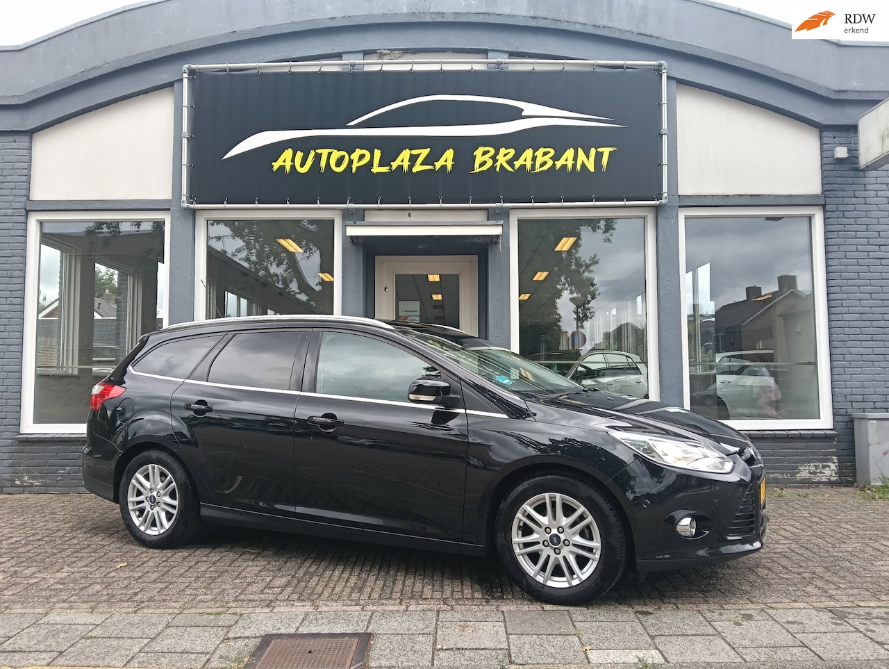 Ford Focus Wagon - 1.0 EcoBoost Edition Plus/ NAVI/ CRUISE/ CLIMA/ PDC/ TREKHAAK/ 16 INCH - AutoWereld.nl
