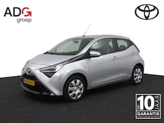 Toyota Aygo - 1.0 VVT-i x-play | Groot scherm multimedia | Airco | Parkeercamera |