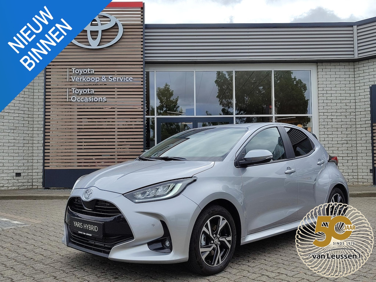 Toyota Yaris - HYBRID 115 DYNAMIC BLIND-SPOT PARK-SENSOREN STOEL/STUURVER APPLE/ANDROID KEYLESS 16" LM-VE - AutoWereld.nl