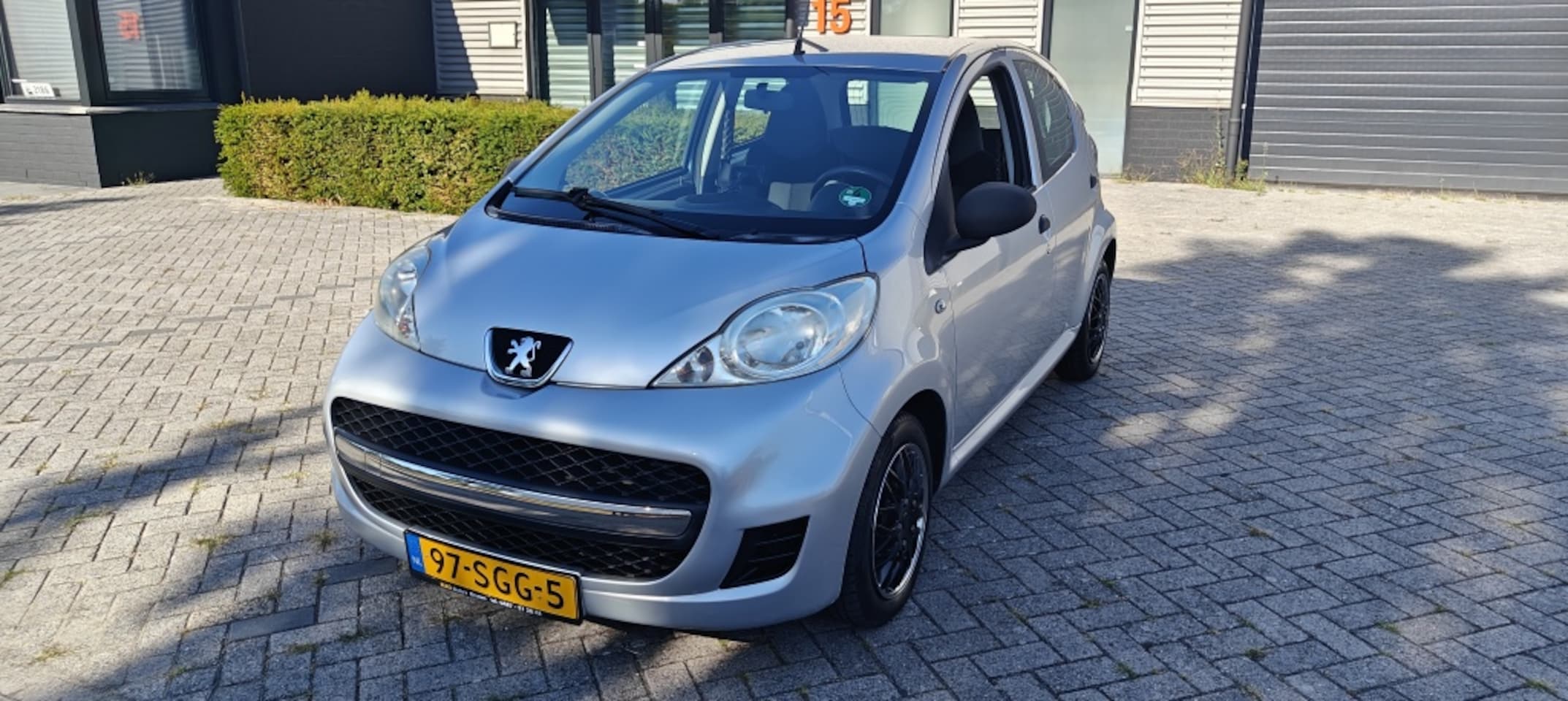 Peugeot 107 - 1.0-12V sport Bj 2009 - AutoWereld.nl