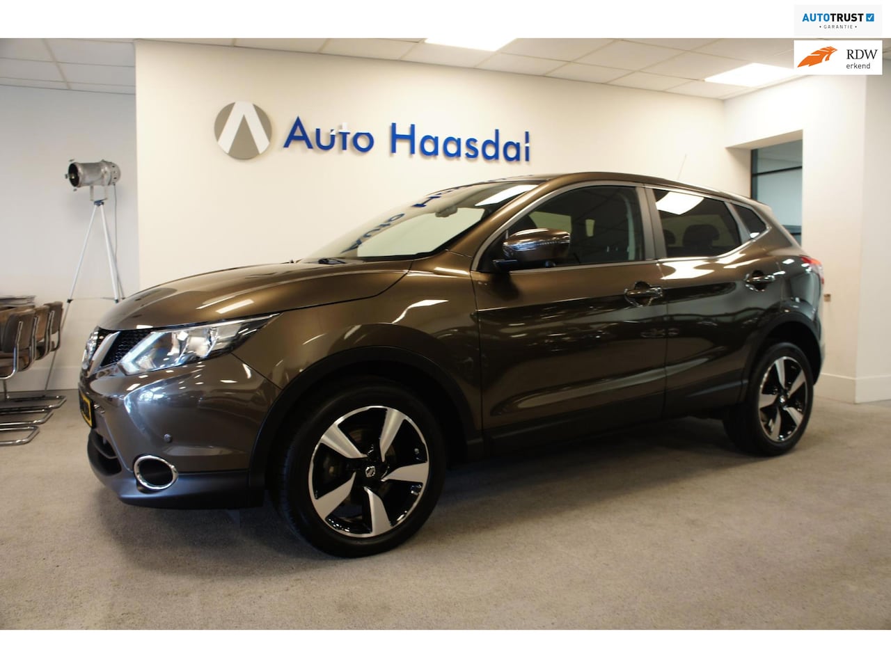 Nissan Qashqai - 1.2 N-Connecta|18"|360CAM|REVISIE AUTOMAAT|2E EIG|VEEL OPTIES! - AutoWereld.nl