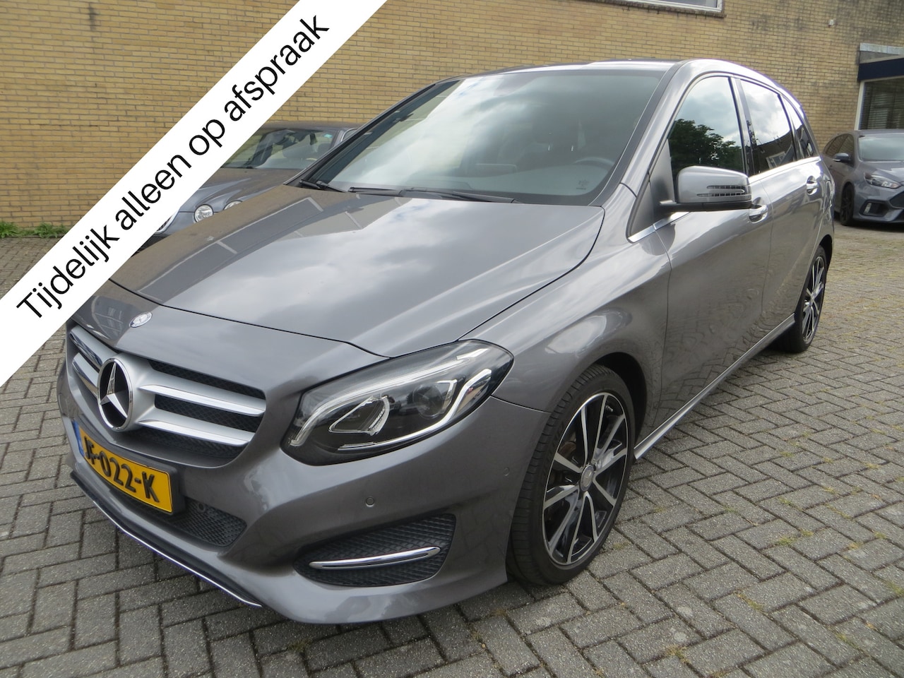 Mercedes-Benz B-klasse - 180 Ambition-NAVI-LED-NEDERL.-NAP-GARANTIE!! - AutoWereld.nl