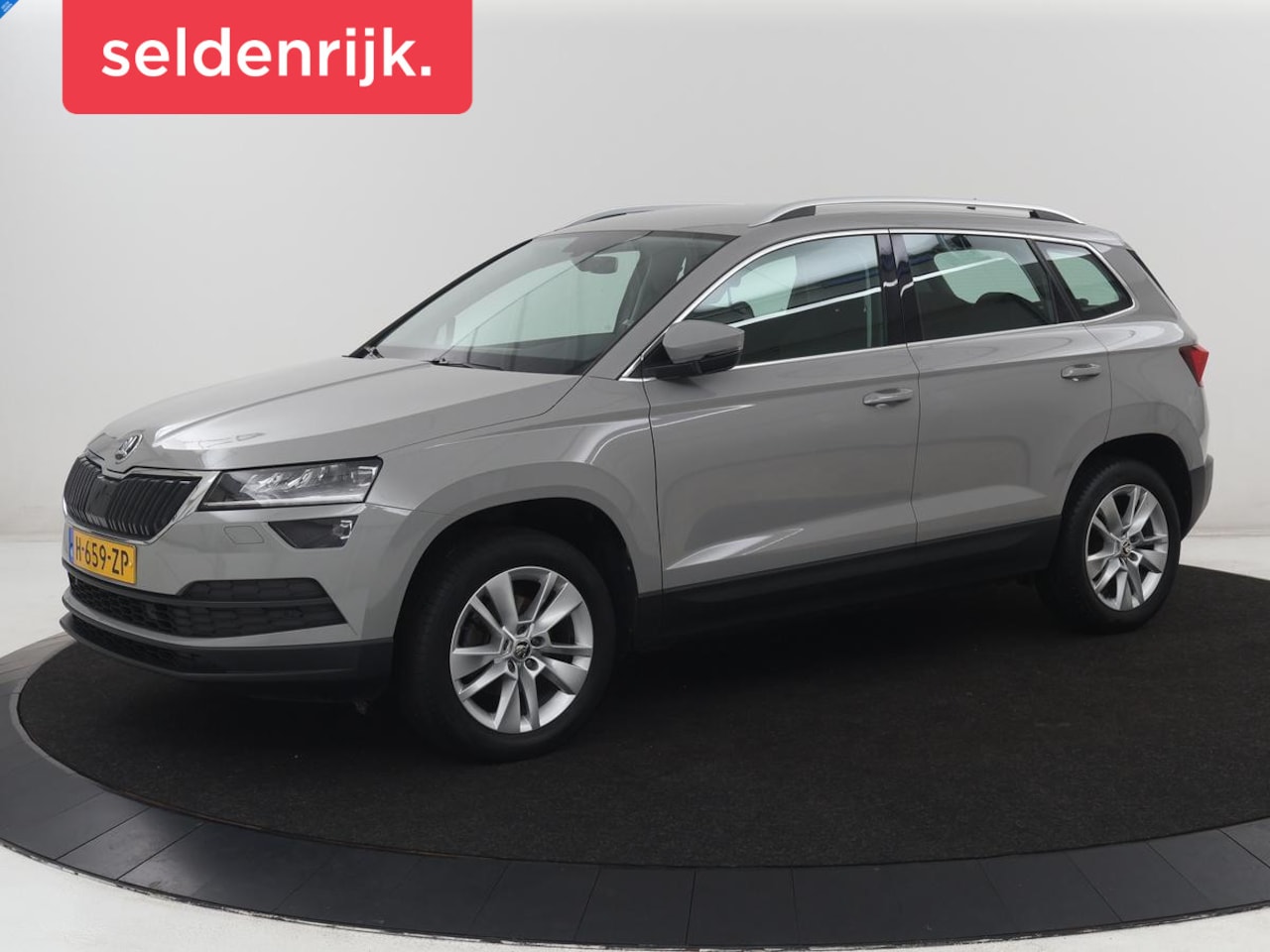 Skoda Karoq - 1.5 TSI ACT Business Edition | Stoelverwarming | Navigatie | Carplay | Sfeerverlichting | - AutoWereld.nl
