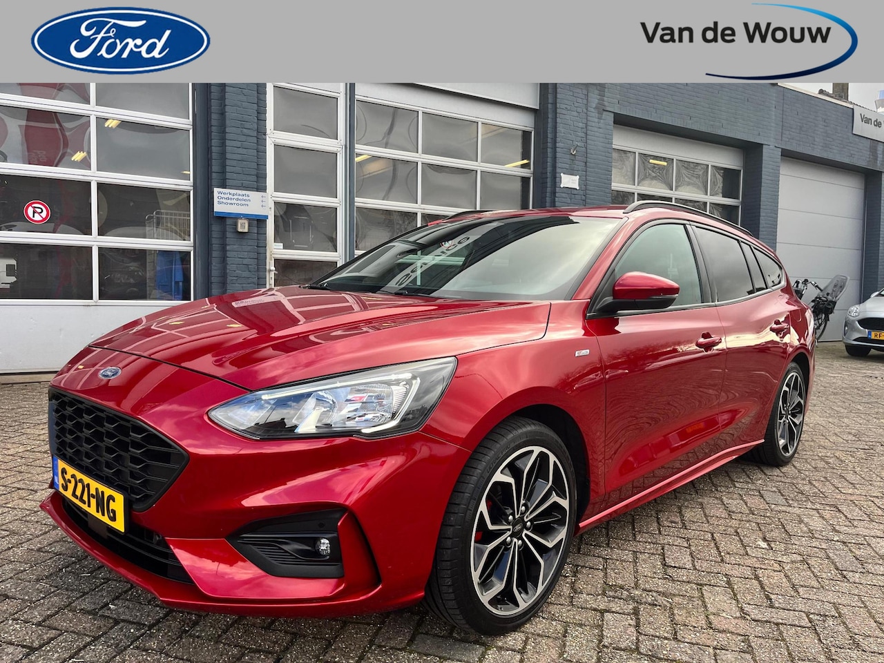 Ford Focus Wagon - 1.0 EcoBoost Hybrid 155 PK ST-Line X | RIJKLAAR | l Volledige onderhoudshistorie aanwezig - AutoWereld.nl