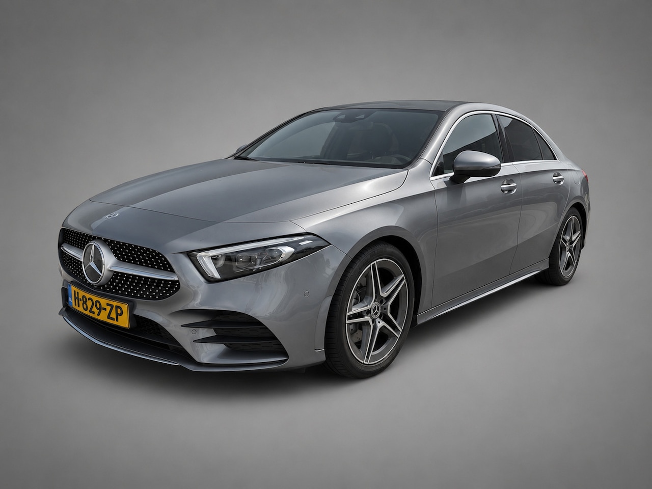 Mercedes-Benz A-klasse - 250 AMG Pakket PANO|MULTIBEAM|HEADUP - AutoWereld.nl