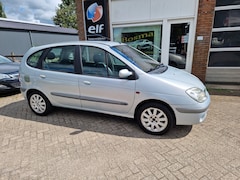 Renault Scénic - 2.0-16V ''Expression Sport'' Automaat - Clima - Trekhaak - Apk 23-04-2027